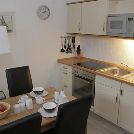 05 Apartment
